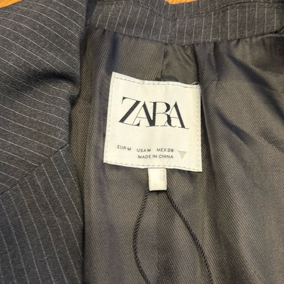 Cropped pin striped blazer - Picture 6 of 6